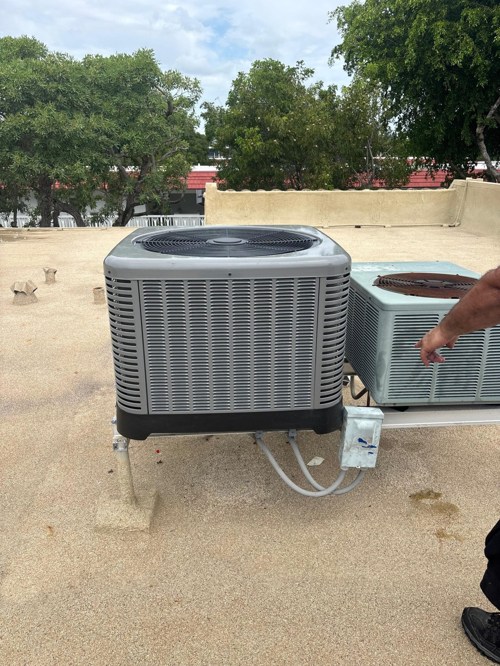 WhatsApp Image 2025-10-16 at 22.05.35 (1)